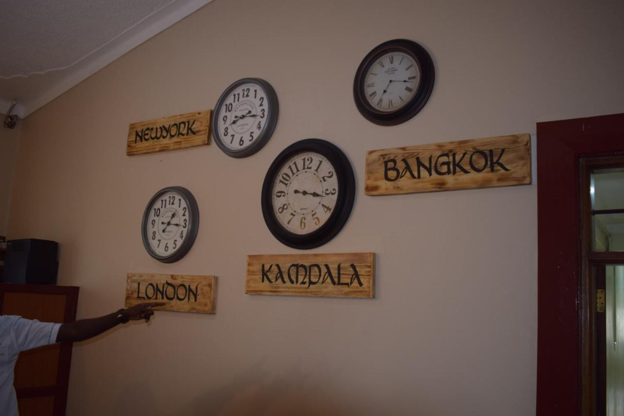 Acacia Hotel Mbarara Nyamitanga エクステリア 写真