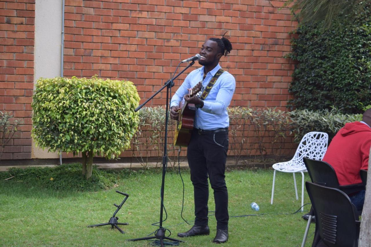 Acacia Hotel Mbarara Nyamitanga エクステリア 写真