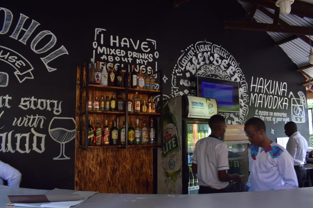 Acacia Hotel Mbarara Nyamitanga エクステリア 写真