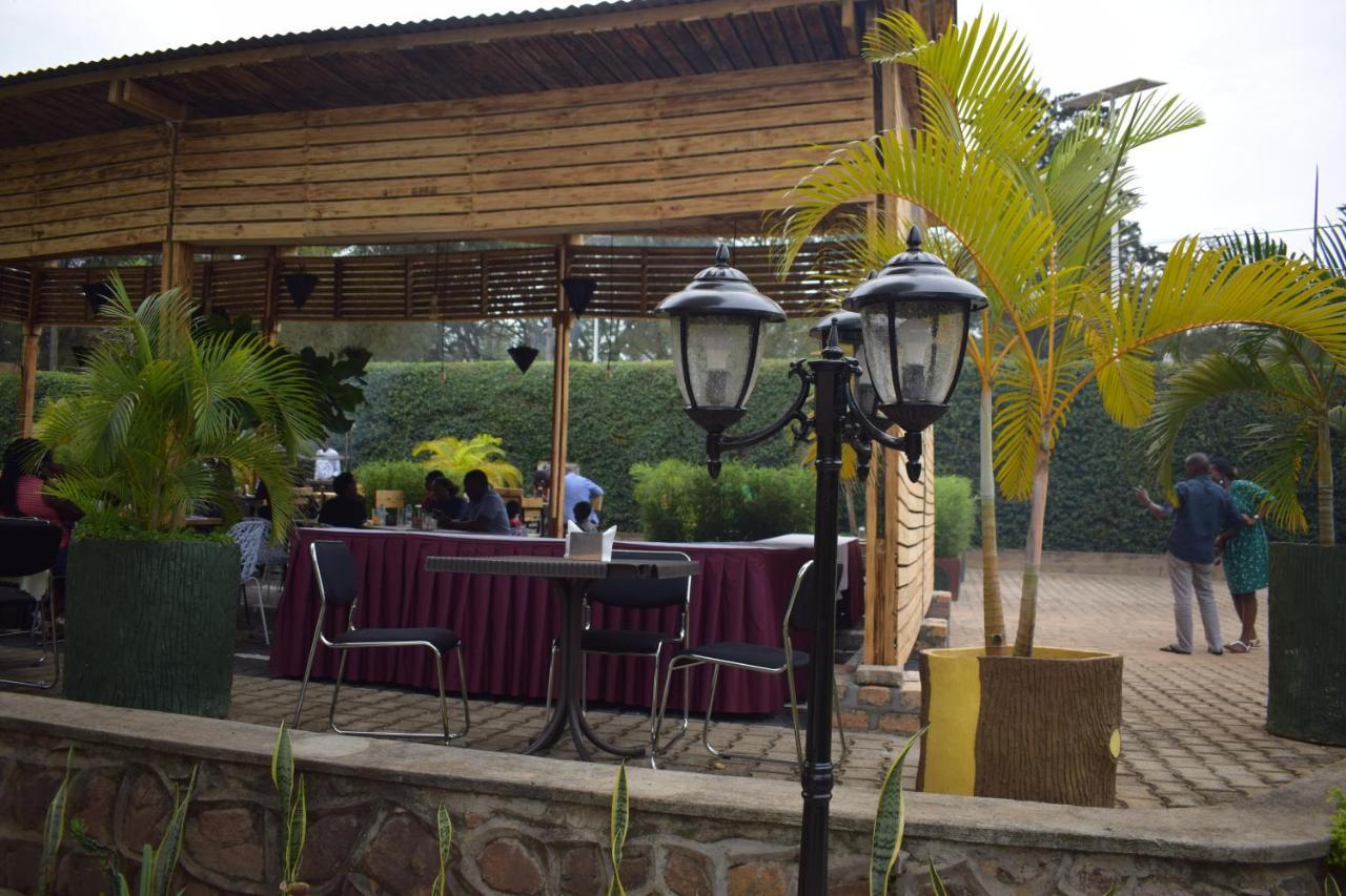 Acacia Hotel Mbarara Nyamitanga エクステリア 写真