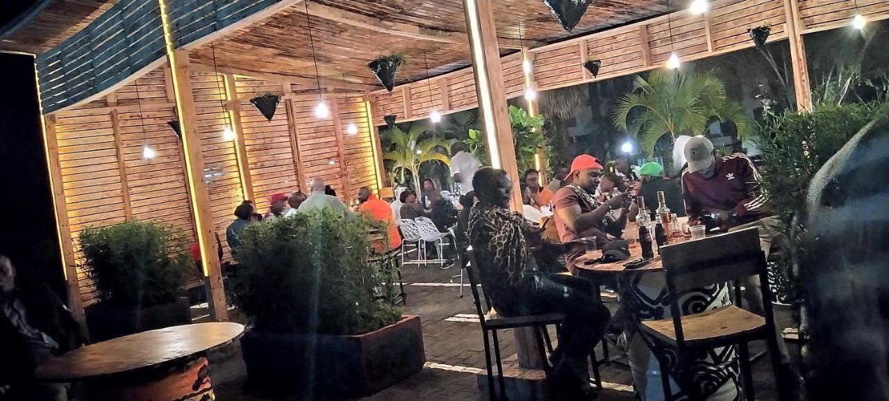 Acacia Hotel Mbarara Nyamitanga エクステリア 写真