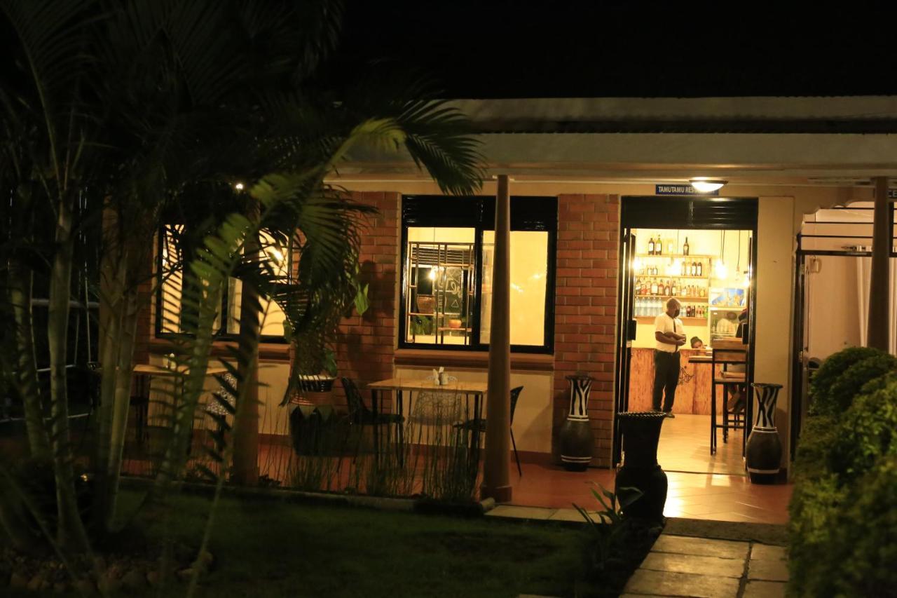 Acacia Hotel Mbarara Nyamitanga エクステリア 写真
