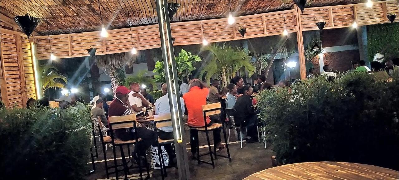 Acacia Hotel Mbarara Nyamitanga エクステリア 写真